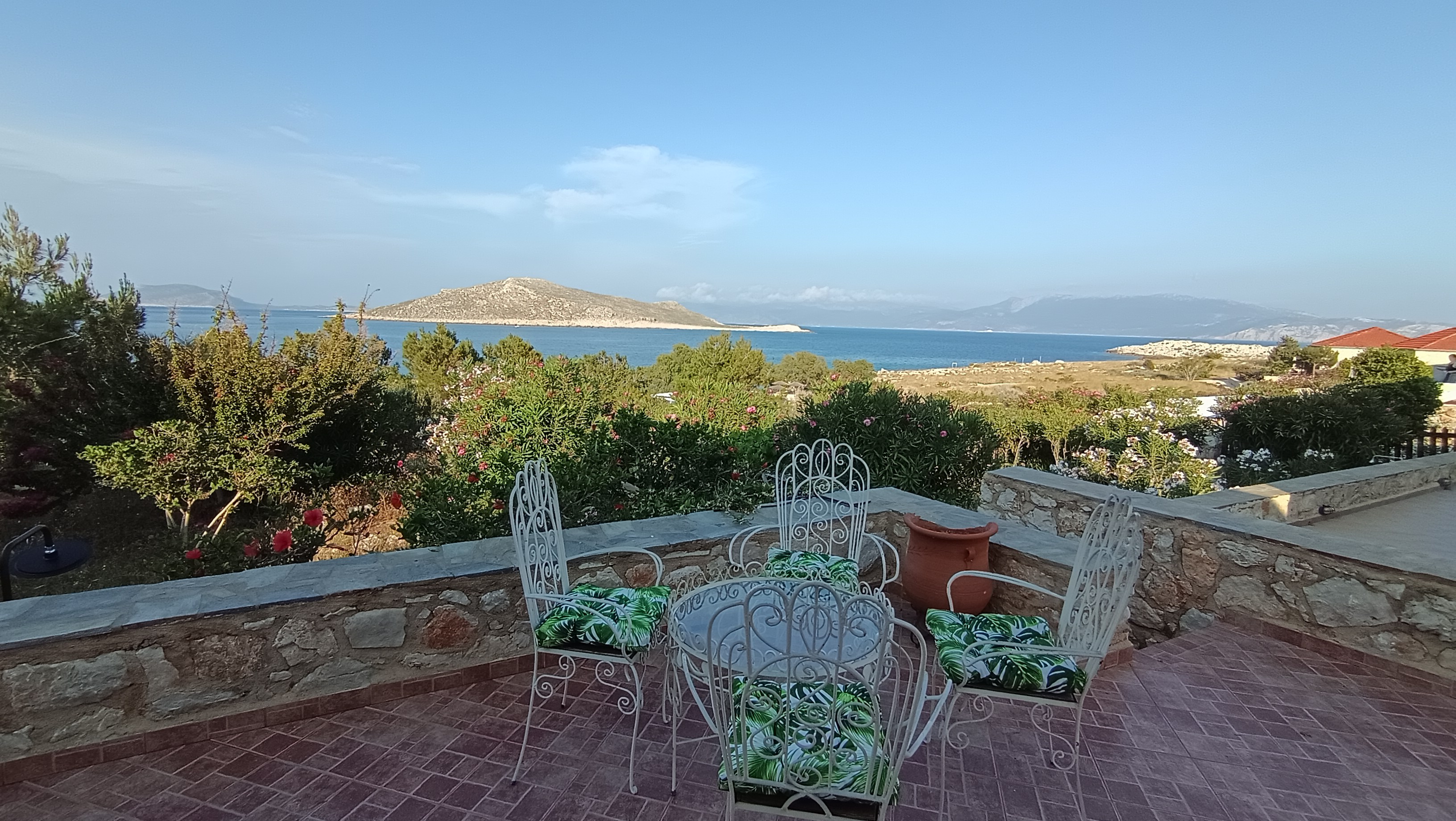 Veranda with sea view